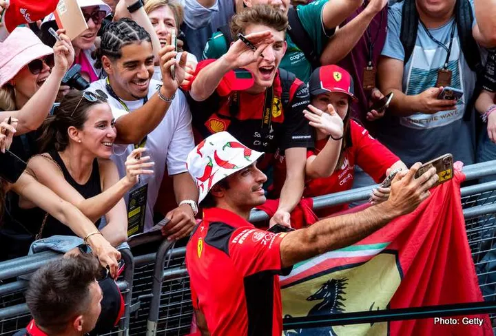 sainz barcelona f1 fans 2023 ferrari
