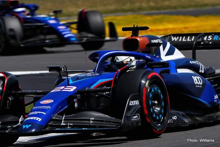 albon sargeant williams f1 silverstone