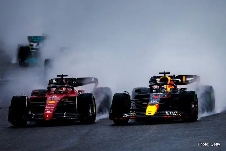 red bull verstappen leclerc suzuka 2022 rain great move