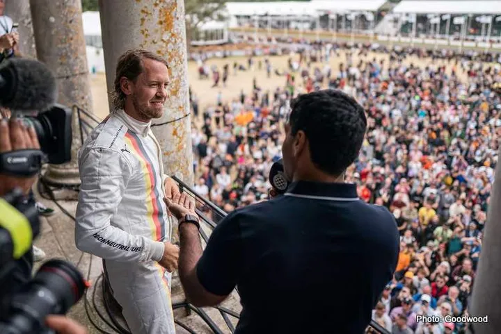 goodwood sebastian-vettel-balcony-moment-festival-of-speed-2023-02