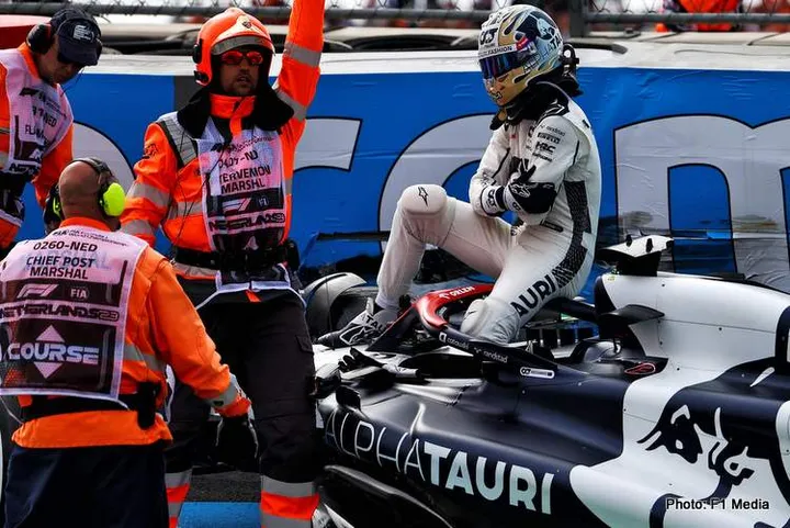 daniel-ricciardo-aus-alphatauri-at04-crashed-in-the-second-practice-session-25-08-fia-formula-1-world-championship-rd-14-dutch-grand-prix-zandvoort-netherlands-practic