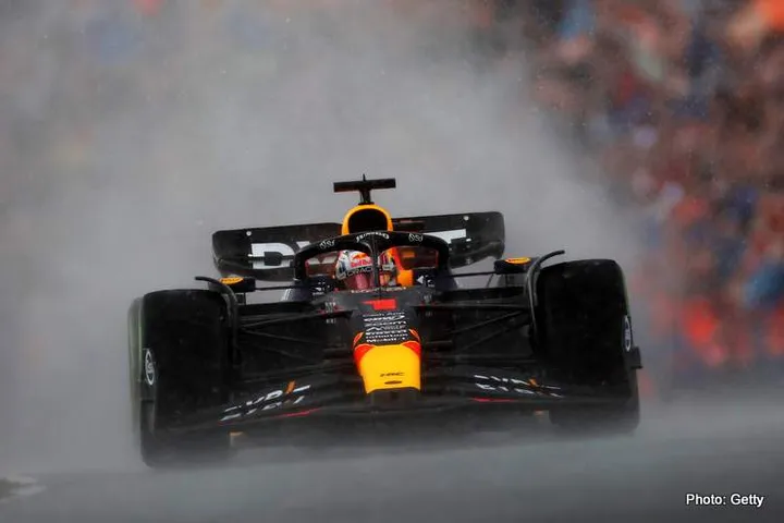 ZANDVOORT, NETHERLANDS - AUGUST 27: Max Verstappen of the Netherlands driving the (1) Oracle Red Bull Racing RB19 in the rain during the F1 Grand Prix of The Netherlands at Circuit Zandvoort on August 27, 2023 in Zandvoort, Netherlands. (Photo by Lars Baron/Getty Images) // Getty Images / Red Bull Content Pool // SI202308270638 // Usage for editorial use only //
