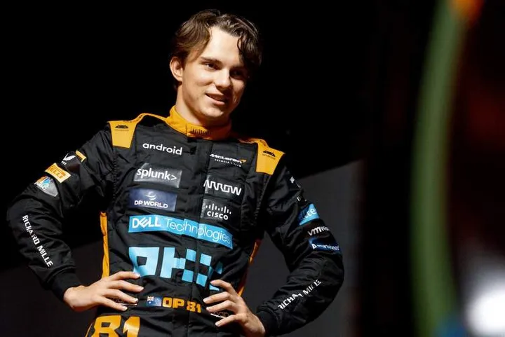 piastri singapore race suit F1 mclaren