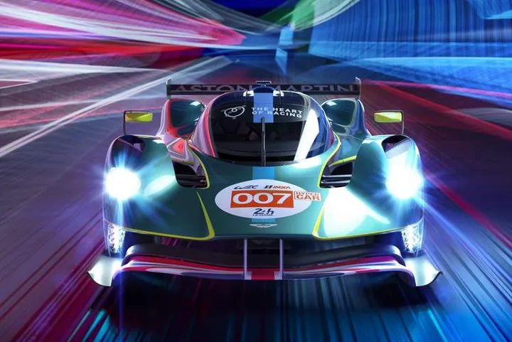 ASTONMARTINRETURNSTOLEMANSTOFIGHTFOROVERALLVICTORYWITHVALKYRIEHYPERCAR_01