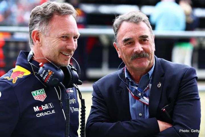 NORTHAMPTON, ENGLAND - JULY 03: Red Bull Racing Team Principal Christian Horner and Nigel Mansell look on from the pitlane during the F1 Grand Prix of Great Britain at Silverstone on July 03, 2022 in Northampton, England. (Photo by Mark Thompson/Getty Images) // Getty Images / Red Bull Content Pool // SI202207030634 // Usage for editorial use only //
