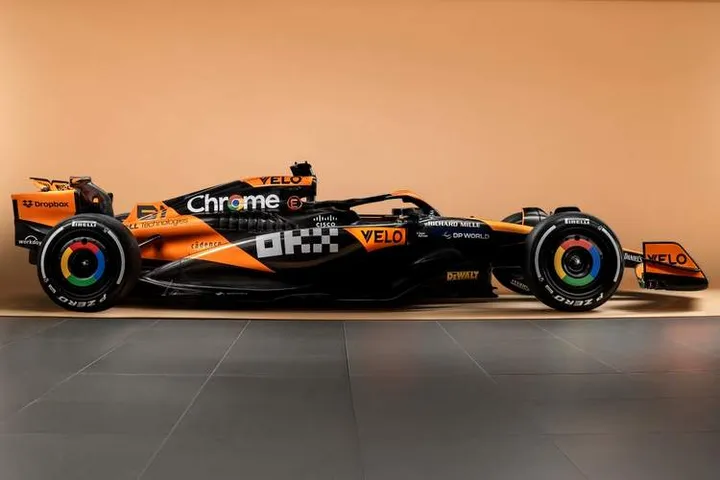 mclaren MCL38 norris piastri brown
