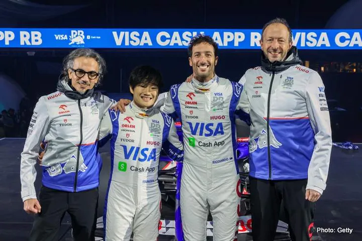 2024 Visa Cash App RB Car Launch in Las Vegas LAS VEGAS, NEVADA - FEBRUARY 08: (L-R) Laurent Mekies, Team Principal of Visa Cash App RB, Yuki Tsunoda of Japan and Visa Cash App RB, Daniel Ricciardo of Australia and Visa Cash App RB and Peter Bayer, CEO of Visa Cash App RB pose for a photo at the Visa Cash App RB Livery Launch Event Las Vegas on February 08, 2024 in Las Vegas, Nevada. (Photo by Jesse Grant/Getty Images for Visa Cash App RB) // Getty Images / Red Bull Content Pool // SI202402090077 // Usage for editorial use only //