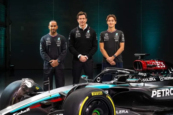 wolff russell hamilton mercedes w15