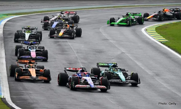 SAO PAULO, BRAZIL - NOVEMBER 03: Liam Lawson of New Zealand driving the (30) Visa Cash App RB VCARB 01 leads Fernando Alonso of Spain driving the (14) Aston Martin AMR24 Mercedes and Oscar Piastri of Australia driving the (81) McLaren MCL38 Mercedes during the F1 Grand Prix of Brazil at Autodromo Jose Carlos Pace on November 03, 2024 in Sao Paulo, Brazil. (Photo by Clive Mason/Getty Images) // Getty Images / Red Bull Content Pool // SI202411030390 // Usage for editorial use only //