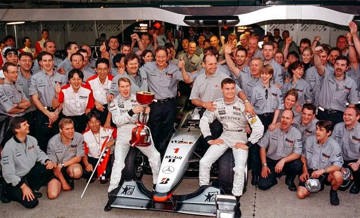 mclaren champions 1998 hakkinen f1 dennis coulthard