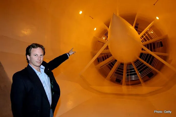 GEPA-0407074460 - BEDFORD,ENGLAND,04.JUL.07 - FORMULA 1, MOTORSPORT - Christian Horner presents the Red Bull wind tunnel. Image shows team principal Christian Horner (Red Bull Racing) in the wind tunnel. Photo: GEPA pictures/ Mathias Kniepeiss // GEPA pictures / Red Bull Content Pool // SI201412179260 // Usage for editorial use only //