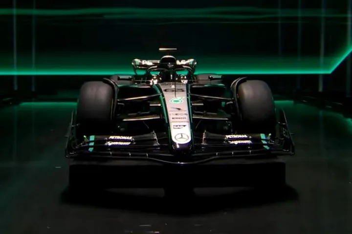 mercedes w16 18 02 2025 23 27 05