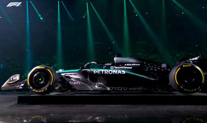 mercedes w16 18 02 2025 23 27 14