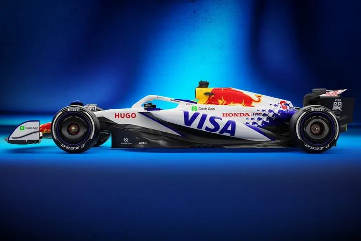 Racing Bulls VCARB02 F1 75 LIVE livery launch 18-02-2025 23-39-51