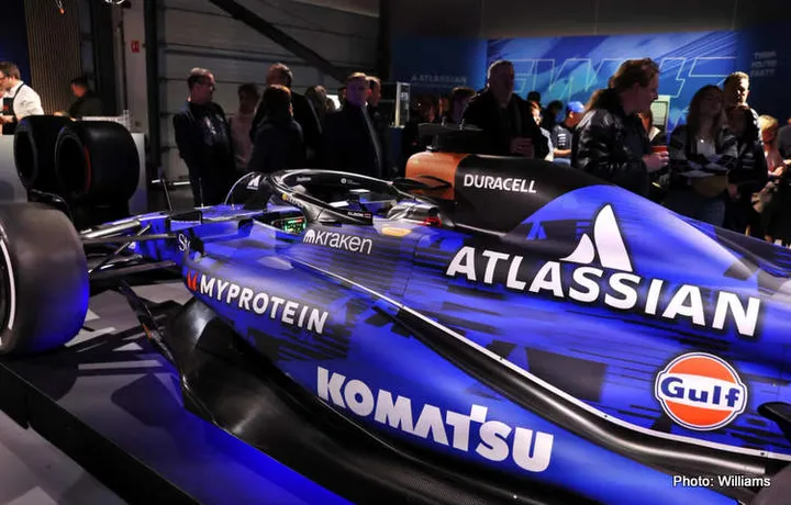 williams fw47 f1 2025 launch silvesrtone sainz albon-001