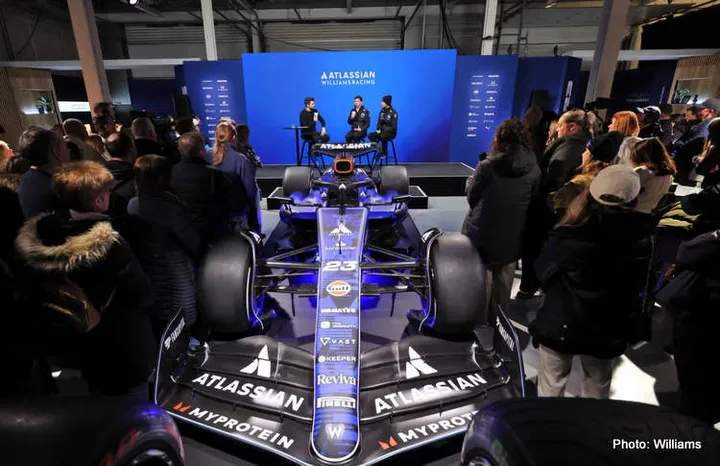 williams fw47 f1 2025 launch silvesrtone sainz albon-001