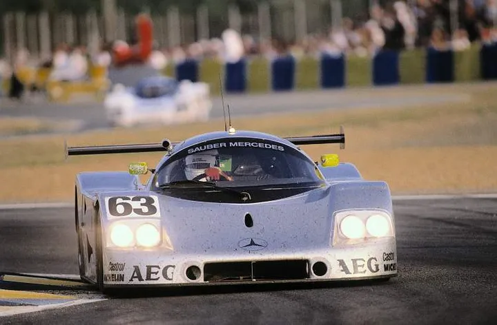 24 Stunden von Le Mans, 10./11. Juni 1989. Sauber-Mercedes Gruppe-C-Rennsportwagen C 9. Startnummer 63 - Sieger: Jochen Mass / Manuel Reuter / Stanley Dickens.