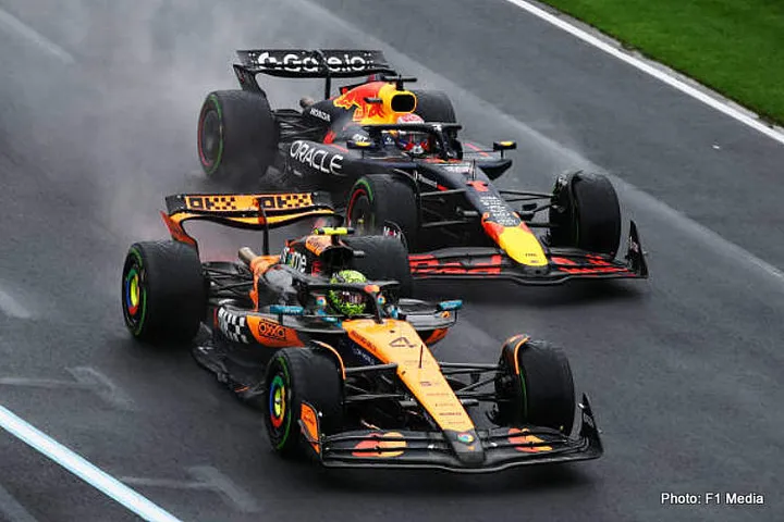 flexi-wing Formula 1 mclaren