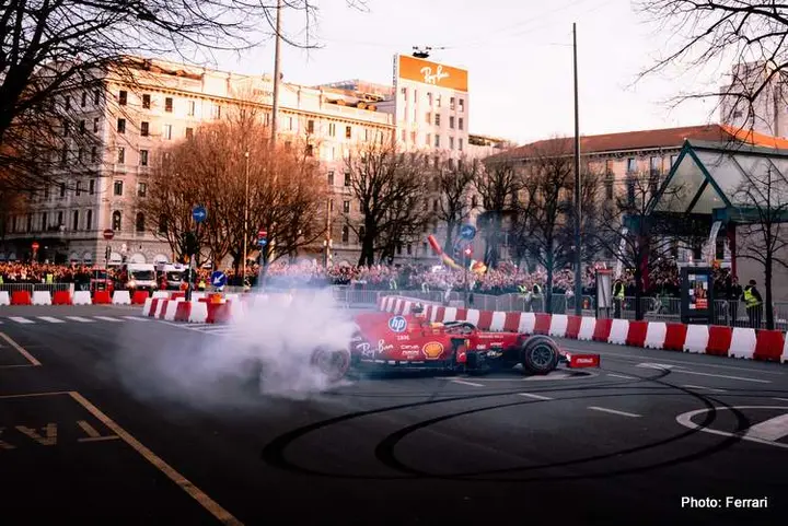 hamilton ferrari donuts milan f1