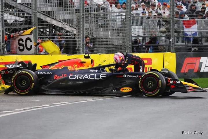 MELBOURNE, AUSTRALIA - MARCH 16: Liam Lawson of New Zealand driving the (30) Oracle Red Bull Racing RB21 crahses during the F1 Grand Prix of Australia at Albert Park Grand Prix Circuit on March 16, 2025 in Melbourne, Australia. (Photo by Mark Thompson/Getty Images)
