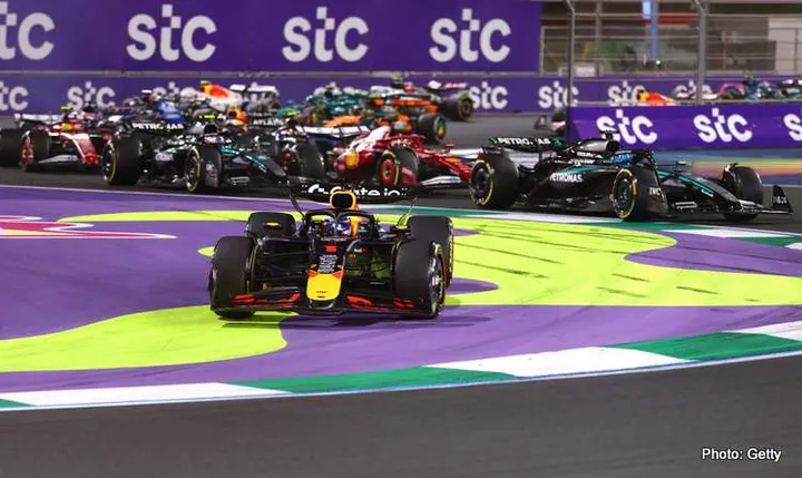 JEDDAH, SAUDI ARABIA - APRIL 20: Max Verstappen of the Netherlands driving the (1) Oracle Red Bull Racing RB21 at the start during the F1 Grand Prix of Saudi Arabia at Jeddah Corniche Circuit on April 20, 2025 in Jeddah, Saudi Arabia. (Photo by Alex Pantling/Getty Images) // Getty Images / Red Bull Content Pool // SI202504200260 // Usage for editorial use only //