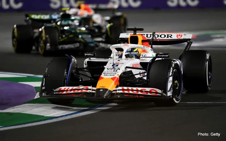 JEDDAH, SAUDI ARABIA - APRIL 20: Isack Hadjar of France driving the (6) Visa Cash App Racing Bulls VCARB 02 leads Fernando Alonso of Spain driving the (14) Aston Martin F1 Team AMR25 Mercedes on track during the F1 Grand Prix of Saudi Arabia at Jeddah Corniche Circuit on April 20, 2025 in Jeddah, Saudi Arabia. (Photo by Rudy Carezzevoli/Getty Images) // Getty Images / Red Bull Content Pool // SI202504200441 // Usage for editorial use only //