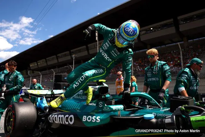 SPIELBERG, AUSTRIA - JUNE 29: Fernando Alonso of Spain and Aston Martin F1 Team arrives on the grid prior to the F1 Grand Prix of Austria at Red Bull Ring on June 29, 2025 in Spielberg, Austria. (Photo by Zak Mauger/LAT Images)2222732393Colour Image, Horizontal, sport, motorsport, formula one racing