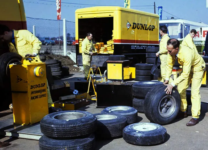 dunlop formula 1 tyres