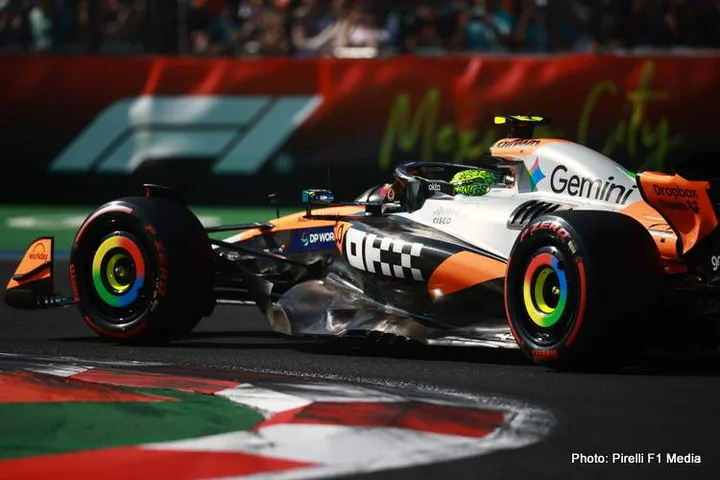 MEXICO CITY, MEXICO - OCTOBER 25: Lando Norris of Great Britain driving the (4) McLaren MCL39 Mercedes on track during qualifying ahead of the F1 Grand Prix of Mexico at Autodromo Hermanos Rodriguez on October 25, 2025 in Mexico City, Mexico. (Photo by Hector Vivas/Getty Images)