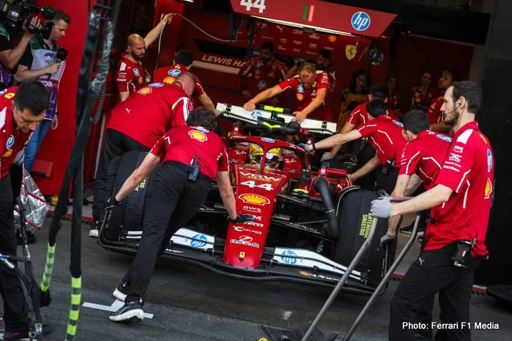 44 HAMILTON Lewis (gbr), Scuderia Ferrari SF-25, garage, box, during the Formula 1 STC Saudi Arabian Grand Prix 2025, 5th round of the 2025 FIA Formula One World Championship from April 18 to 20, 2025 on the Jeddah Corniche Circuit, in Jeddah, Saudi Arabia - Photo Antonin Vincent / DPPI