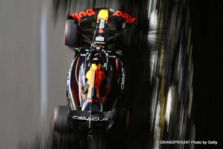 SINGAPORE, SINGAPORE - OCTOBER 03: Max Verstappen of the Netherlands driving the (1) Oracle Red Bull Racing RB21 on track during practice ahead of the F1 Grand Prix of Singapore at Marina Bay Street Circuit on October 03, 2025 in Singapore, Singapore. (Photo by Clive Mason/Getty Images) // Getty Images / Red Bull Content Pool // SI202510040028 // Usage for editorial use only //