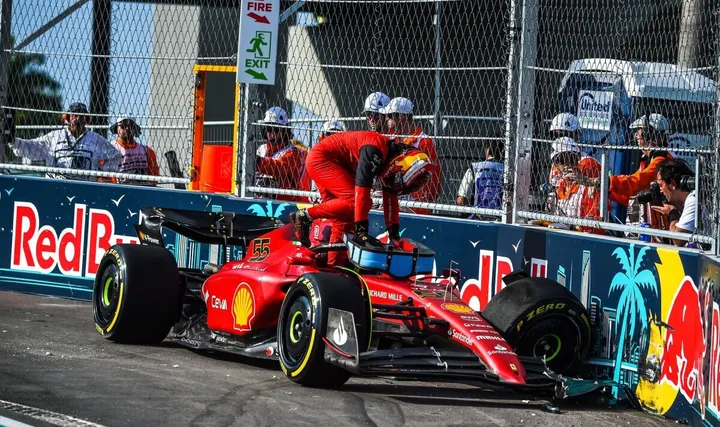 sainz crash Miami shunt accident f1
