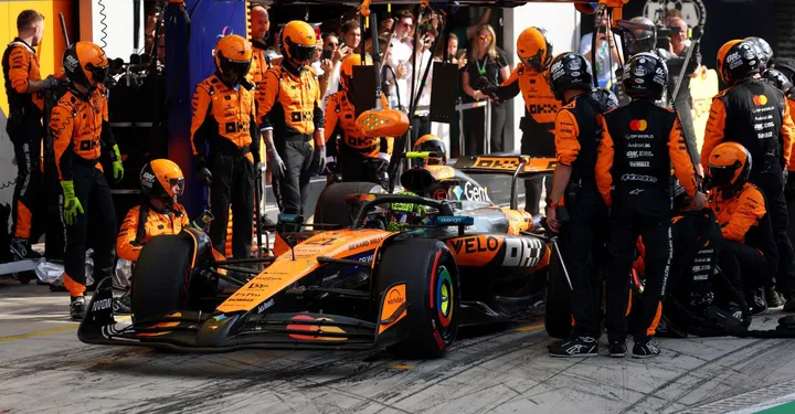 Norris a Piastri Slow pitstop sparks the drama at McLaren