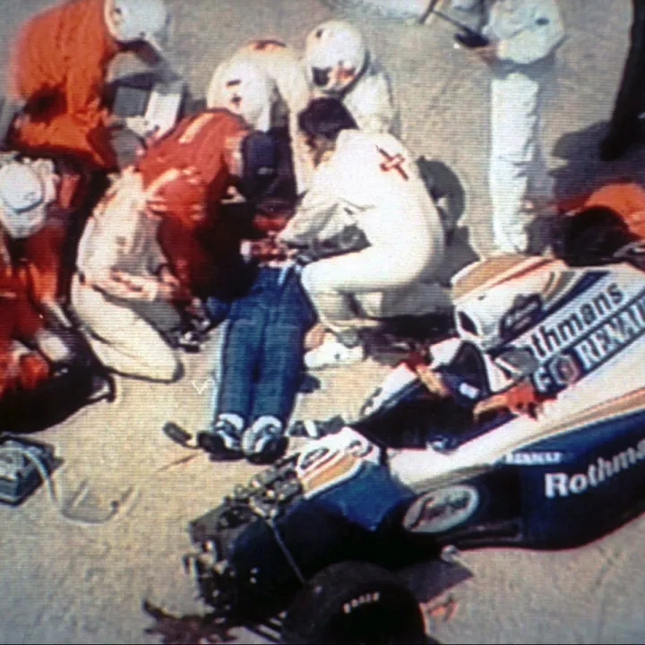 Ecclestone: Imola 1994 the day Formula 1 nearly ended einem Unfall in Imola