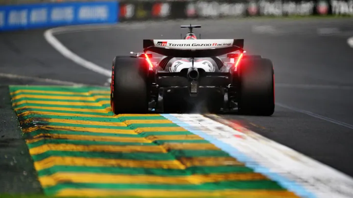 Haas F1 Team qualifying