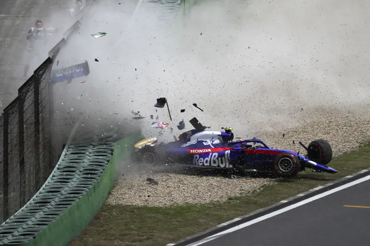 Alexander Albon survives stunning crash in Chinese practice | AP News