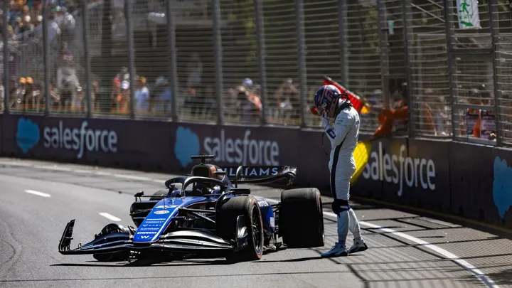Großer Preis von Australien: Logan Sargeant muss nach Crash von Alex Albon im Williams in Melbourne zusehen - Eurosport