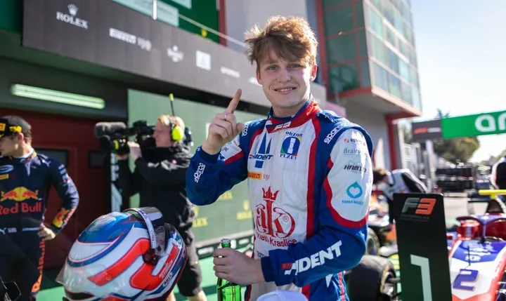 Teď, nebo nikdy. Chci do formule 1, netají se Staněk pod hrozbou otcova ultimáta - CNN Prima NEWS