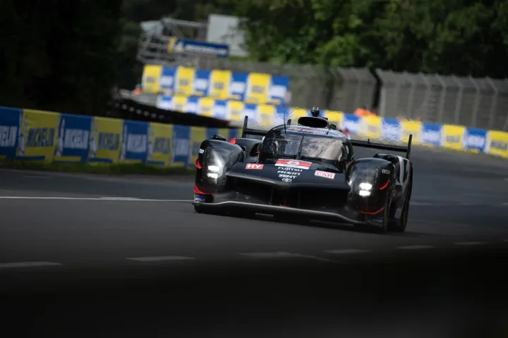 Toyota Gazoo Racing se réveille lors des essais de nuit