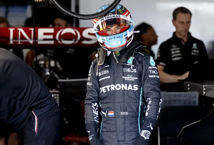 Hamilton happy Nyck De Vries in the Mercedes W13 at Circuit Paul Ricard. : r/formula1