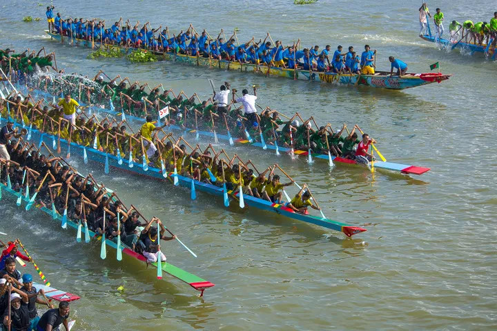 Nouka baich(নৌকা বাইচ)