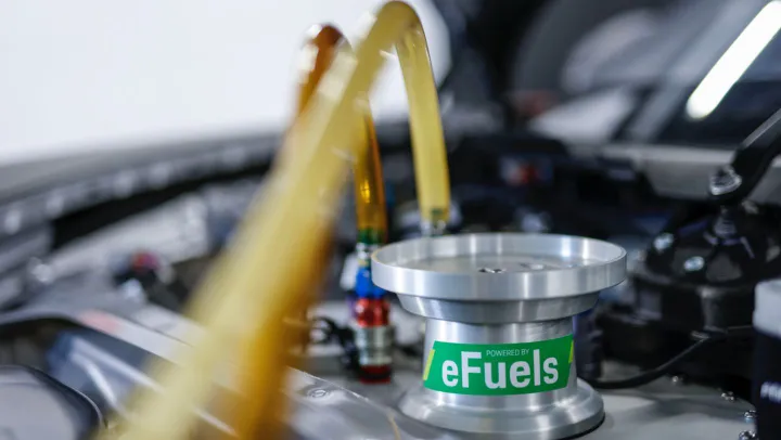 Premiere for the Porsche Mobil 1 Supercup with eFuels - Porsche Newsroom