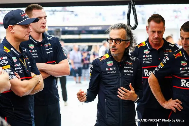 LUSAIL CITY, QATAR - NOVEMBER 28: Laurent Mekies, Team Principal of Oracle Red Bull Racing holds a team meeting in the garage during practice ahead of the F1 Grand Prix of Qatar at Lusail International Circuit on November 28, 2025 in Lusail City, Qatar. (Photo by Mark Thompson/Getty Images) // Getty Images / Red Bull Content Pool // SI202511280855 // Usage for editorial use only //