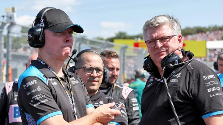 On the same day Fry was announced by Williams, Alpine issued a statement saying that team boss Otmar Szafnauer and sporting director Alan Permane were leaving.