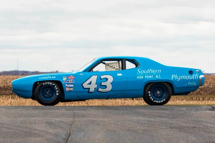 Richard Petty's championship winning Road Runner — Ecurie