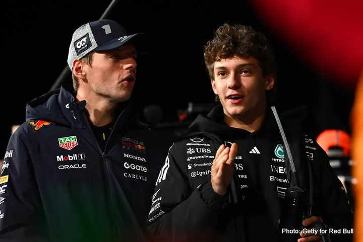 LAS VEGAS, NEVADA - NOVEMBER 22: Max Verstappen of the Netherlands and Oracle Red Bull Racing and Andrea Kimi Antonelli of Italy and Mercedes AMG Petronas F1 Team talk on the grid during the F1 Grand Prix of Las Vegas at Las Vegas Strip Circuit on November 22, 2025 in Las Vegas, Nevada. (Photo by Guido De Bortoli/LAT Images) // Getty Images / Red Bull Content Pool // SI202511230577 // Usage for editorial use only //
