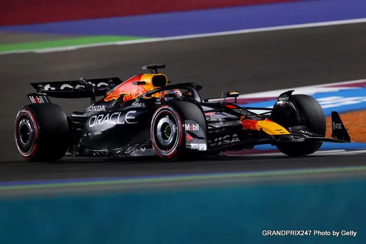 LUSAIL CITY, QATAR - NOVEMBER 28: Max Verstappen of the Netherlands driving the (1) Oracle Red Bull Racing RB21 on track during practice ahead of the F1 Grand Prix of Qatar at Lusail International Circuit on November 28, 2025 in Lusail City, Qatar. (Photo by Mark Thompson/Getty Images) // Getty Images / Red Bull Content Pool // SI202511280789 // Usage for editorial use only //