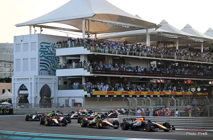 ABU DHABI, UNITED ARAB EMIRATES - DECEMBER 07: Max Verstappen of the Netherlands driving the (1) Oracle Red Bull Racing RB21 leads the field into turn one at the start during the F1 Grand Prix of Abu Dhabi at Yas Marina Circuit on December 07, 2025 in Abu Dhabi, United Arab Emirates. (Photo by Sam Bagnall/Sutton Images)