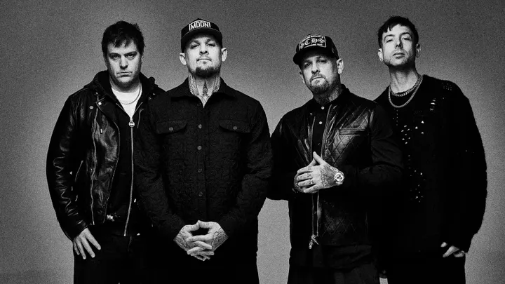 Good Charlotte stimmen mit „Fairytale Of New York“-Cover auf Weihnachten ein