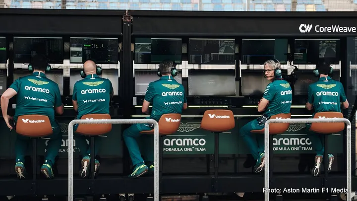 aston martin f1 pitwall